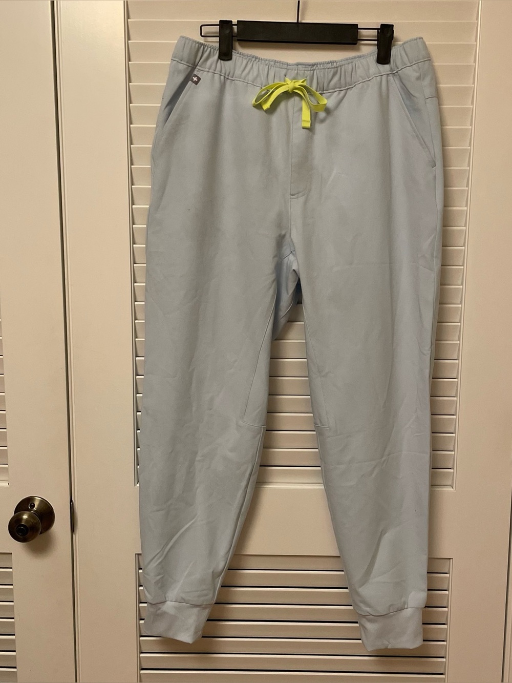 Men’s FIGS jogger style size M/S